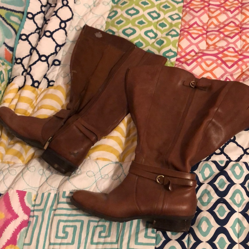 Brown boots